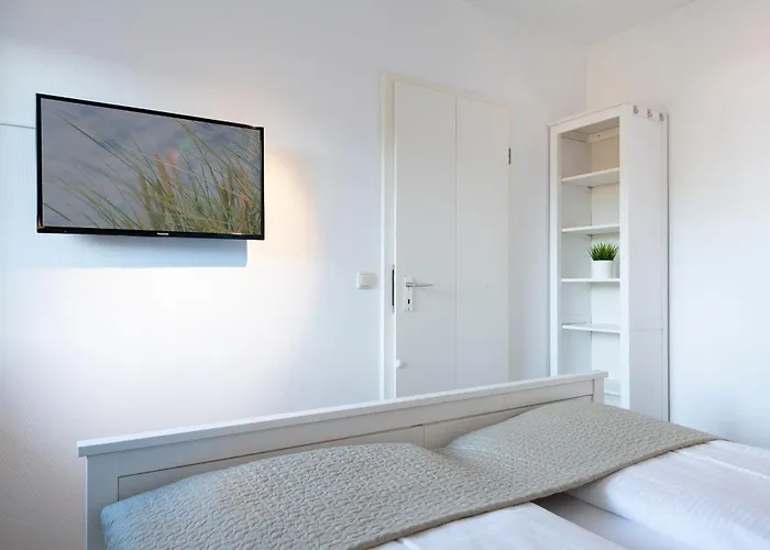 Seeschloesschen Strandkind * Grömitz